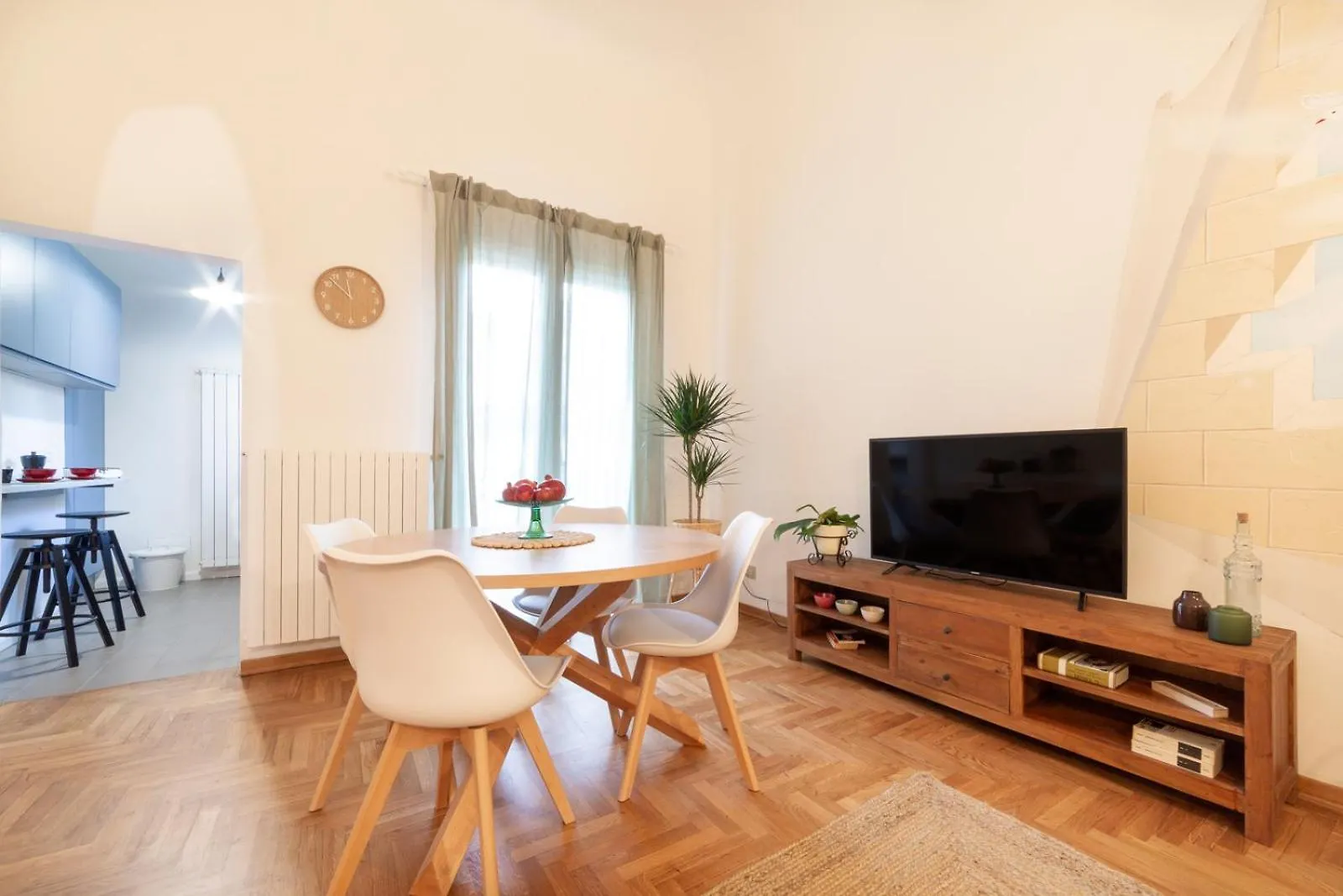Apartment La Casa Del Murales Per 6 Persone Vicino Al Mercato Florence Italy